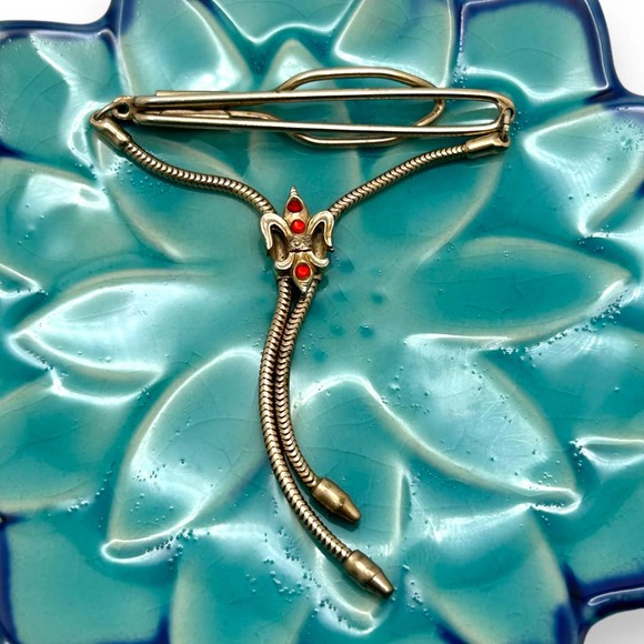 Vintage Gold Tie Clip Fleur de Lis Snake Chain Slide Red Stone - Picture 2 of 3